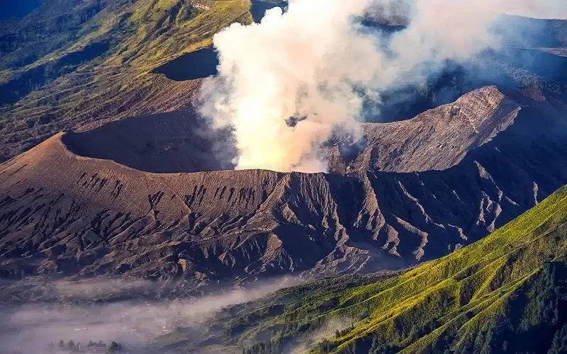 Explor Beauty of Mount Bromo,East Java, Indonesia