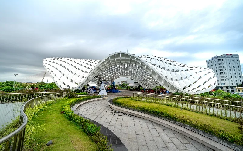 apec park in da nang vietnam
