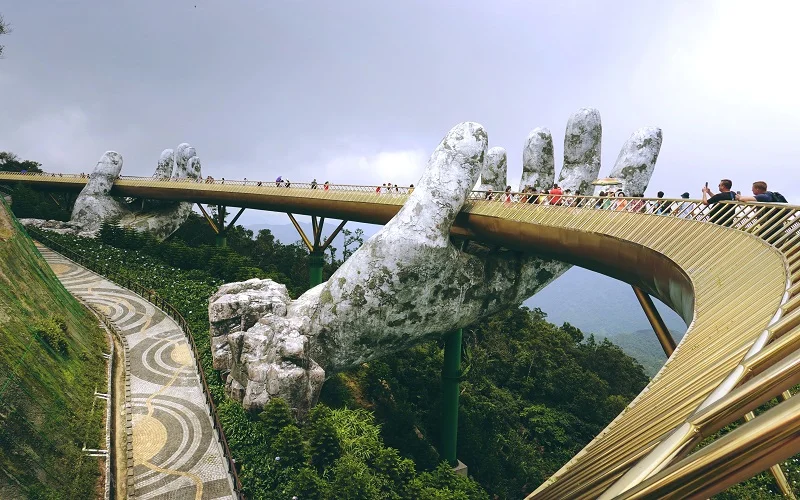 golden bridge in ba na hills da nang vietnam
