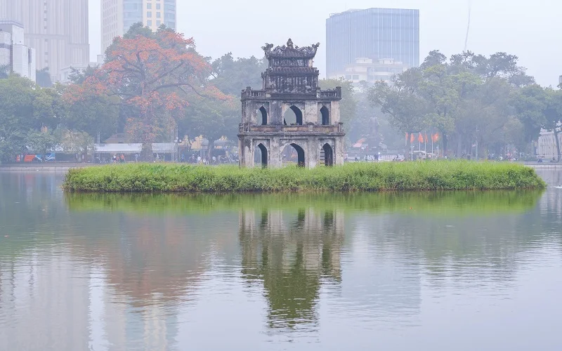 hoan kie lake in vietnam
